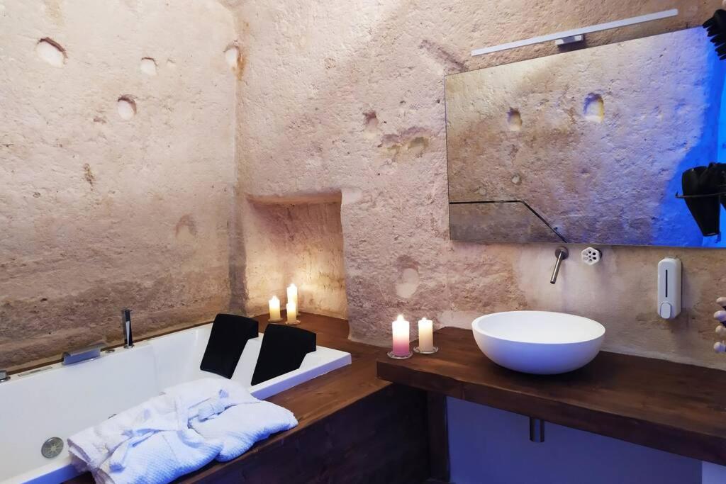 Fornaci 46 Sassi Con Idromassaggio Villa Matera Bagian luar foto