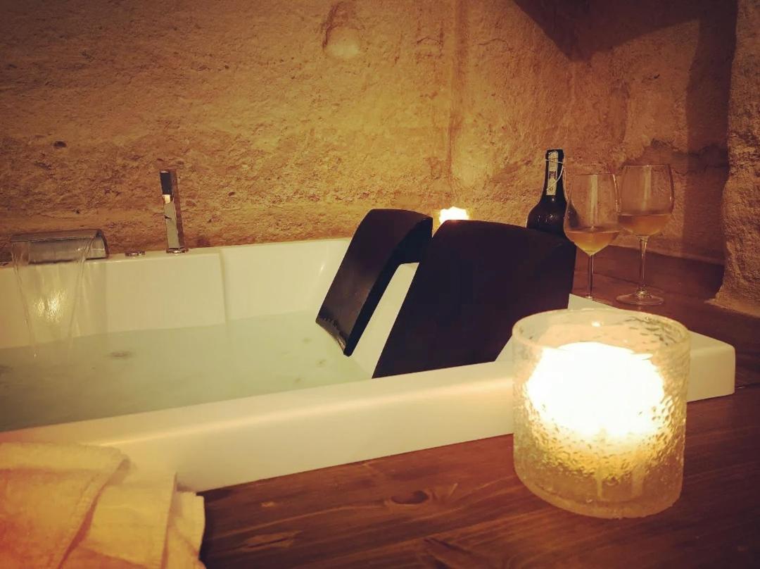 Fornaci 46 Sassi Con Idromassaggio Villa Matera Bagian luar foto